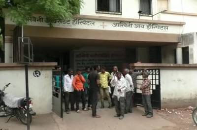 सरांचं विवाहित मॅडमवर एकतर्फी प्रेम, सनकी शिक्षकाचा चाकूहल्ला