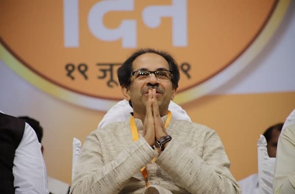 शिवसेनेतला विरोधी पक्ष पुन्हा जागा, उद्धव ठाकरेंच्या मनात चाललंय तरी काय?