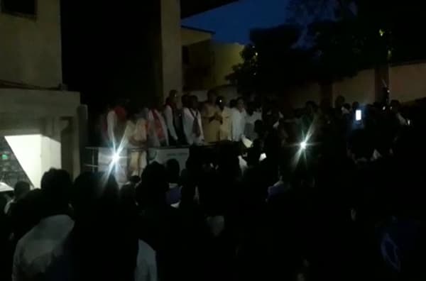 नागपुरात शहर अध्यक्षांच्या पदग्रहण समारंभात शॉर्ट सर्किट, उर्वरित कार्यक्रम अंधारात उरकला