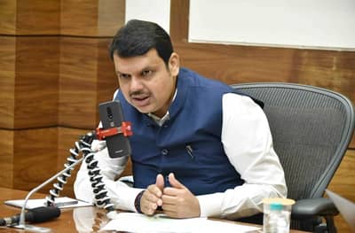 एक सुपरसायक्लॉन, 4 वादळं, 325 तालुक्यात नुकसान, शेतकऱ्यांनी काढलेले नुकसानीचे फोटो ग्राह्य