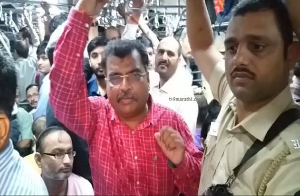 राज्यमंत्री रवींद्र चव्हाण 2 तास लोकलमध्ये अडकले, राष्ट्रवादीचा आमदारही ताटकळत