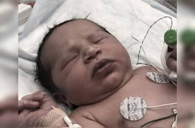 नवजात बाळ प्लास्टिकमध्ये सापडलं, इंडिया बेबीला दत्तक घेण्यासाठी रांगा