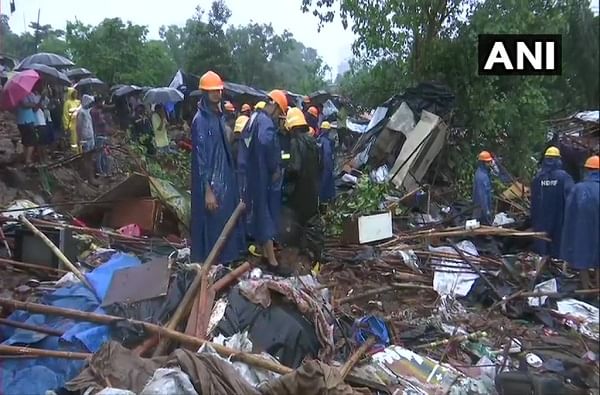 मालाडमध्ये भिंत कोसळून 21 जणांचा मृत्यू