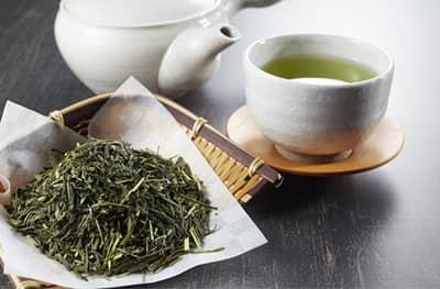 वजन कमी करण्यासाठी किती ग्रीन टी प्यायला हवी?