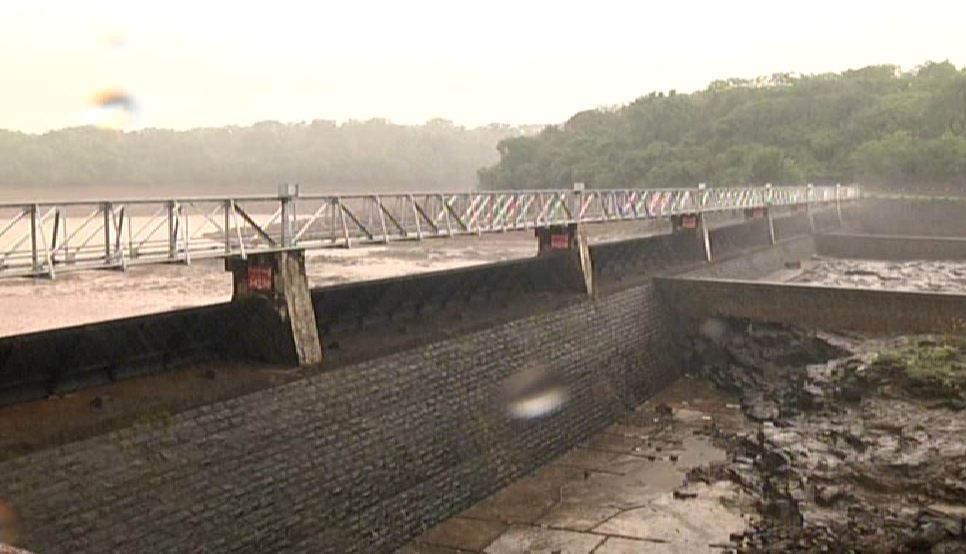 महापुराचा धसका, कोल्हापुरात धरणांमधून 4 हजार क्सूसेक पाण्याचा विसर्ग