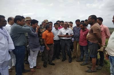 धरण रिकामं असताना काय करत होतात? सुनील केंद्रेकरांनी अधिकाऱ्यांना झापलं