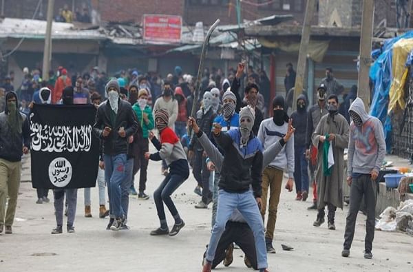 काश्मीरमध्ये हिंसाचार माजवणाऱ्या फुटीरतावाद्यांची मुलं परदेशात सेटल