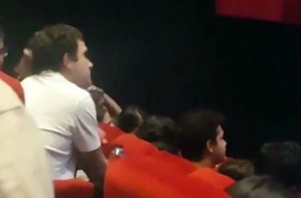 अध्यक्षपदाचा राजीनामा, आर्टिकल 15 पाहण्यासाठी राहुल गांधी थिएटरमध्ये