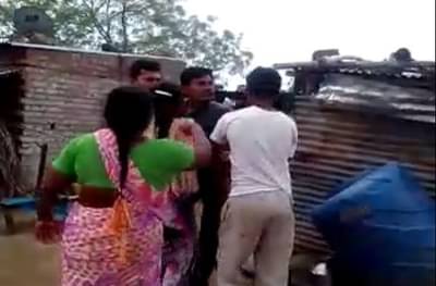 भिल्ल कुटुंबाने गाव सोडून जाण्यास नकार दिल्याने जबर मारहाण