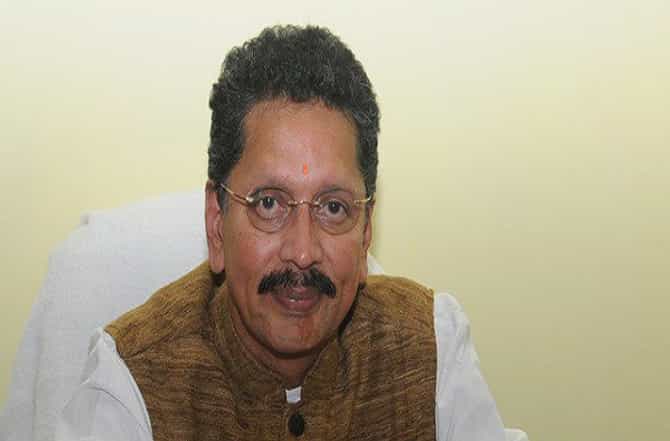 ... तर आज तीनही राणे जेलमध्ये असते, दीपक केसरकरांचा पलटवार