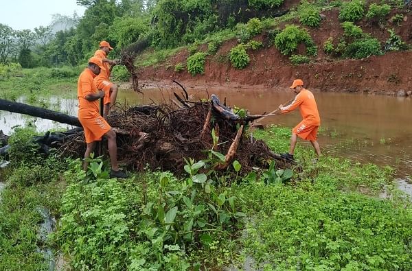 तिवरे धरणग्रस्तांची थट्टा, अधिकारी म्हणतात - वाहून गेलेल्या वस्तूंची बिलं आणा