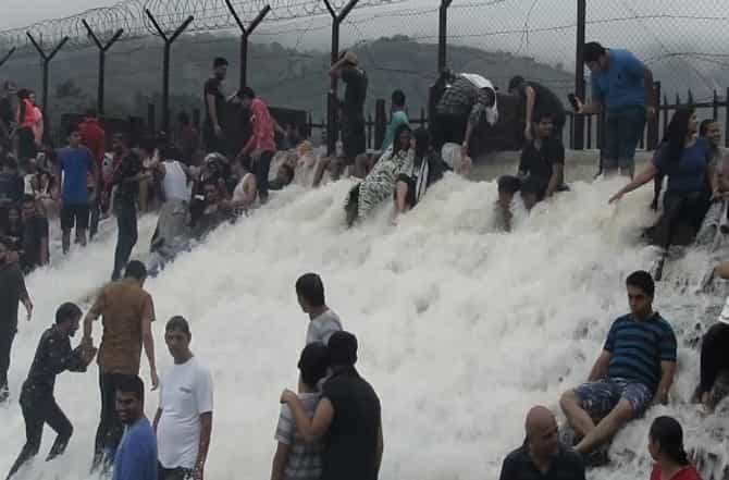 लोणावळ्याचं भुशी धरण ओव्हरफ्लो, पर्यटकांची गर्दी होण्यास सुरुवात
