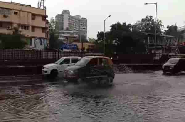मुंबईकरांनो सावधान, पुढील 3 तास जोरदार पावसाचे, IMD चा अंदाज