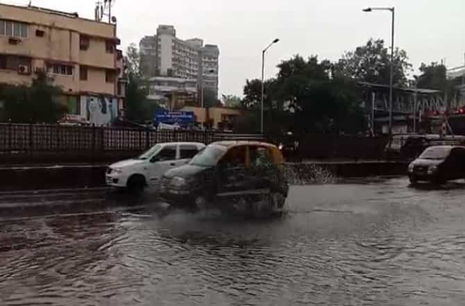 LIVE : पृथ्वीराज चव्हाण यांच्या घराशेजारी पुराचे पाणी