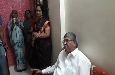 VIDEO : दादा माझ्या मुलाला वाचवा, नारायण राणेंची चंद्रकांत पाटलांना साद