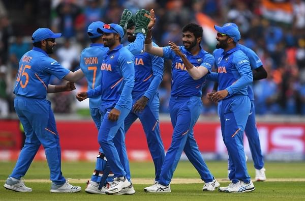 IND vs NZ Semi Final : न्यूझीलंडला 239 धावात रोखलं, भारताला 240 धावांची गरज