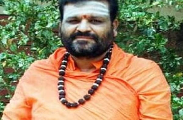 सोलापुरातील आणखी एका महाराजांची राजकारणात एण्ट्री, काँग्रेसकडून तिकीट मागितलं