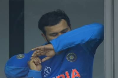 हार्दिक पंड्याची विकेट पडताच रोहित शर्माच्या डोळ्यात पाणी