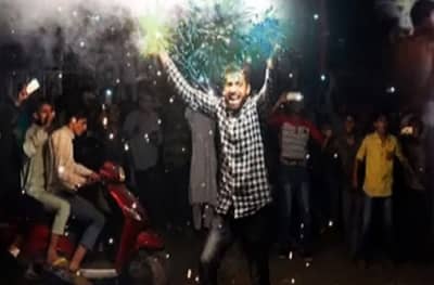 भारताच्या पराभवानंतर काश्मीरमध्ये अनेकांना हर्षवायू, गद्दारांचा चौका-चौकात जल्लोष