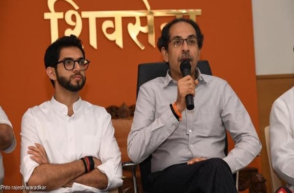 शिवसेनेची तयारी पूर्ण, उद्धव ठाकरेंच्या नेतृत्त्वात उद्या विमा कंपन्यांवर मोर्चा