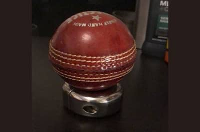 भारत-पाकिस्तान सामन्यात वापरलेल्या चेंडूची विक्री, किंमत तब्बल...