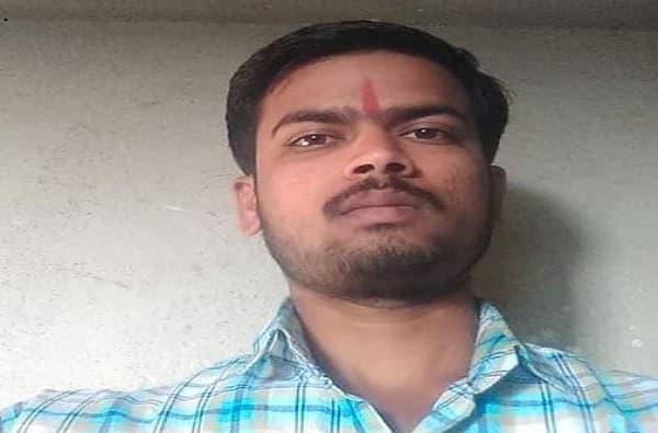 सर्पदंश झालेल्या पोराचं विष स्वत:च्या तोंडाने ओढलं, तरीही बापाची शर्थ हरली, मुलाचा मृत्यू!