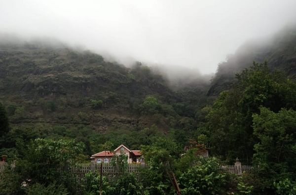 निसर्गाचं सौंदर्य, धुक्याची चादर, मुंबई-पुण्याजवळील 10 प्रसिद्ध ठिकाणं
