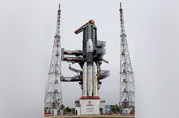 ‘चंद्रयान-2’चं लाँचिंग स्थगित, तांत्रिक अडचणीमुळे इस्रोने 56 मिनिटांपूर्वी लाँचिंग थांबवलं ‘चंद्रयान-2’चं लाँचिंग स्थगित, तांत्रिक अडचणीमुळे इस्रोने 56 मिनिटांपूर्वी लाँचिंग थांबवलं