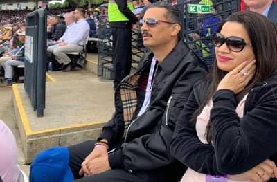 PHOTO : इंग्लंड विरुद्ध न्यूझीलंडच्या थरारक सामन्याला मिलिंद नार्वेकरांची हजेरी