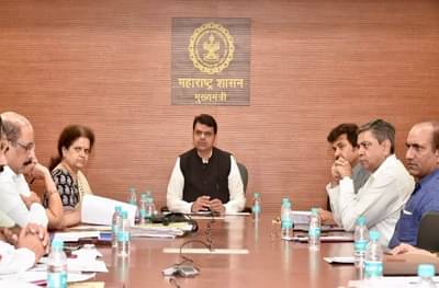 मतदारांची माहिती आधारला लिंक करा : मुख्यमंत्री फडणवीस