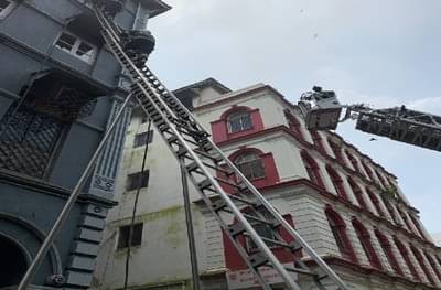 कुलाबामध्ये इमारतीला भीषण आग, आगीत होरपळून एकाचा मृत्यू