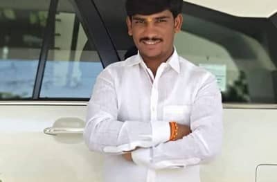 मराठा आरक्षणासाठी जलसमाधी घेणाऱ्या काकासाहेब शिंदेंचा गोदातीरी पुतळा