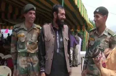 दहशतवाद्याकडून बदला घेण्यासाठी शहीद जवान औरंगजेबचे दोन्ही भाऊ सैन्यात