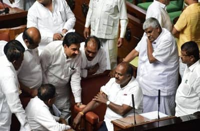 दोन वेळा मुख्यमंत्रीपद मिळालं, पण कुमारस्वामींचं दोन्हीही वेळा बॅड लक