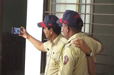 टोपी सांभाळण्याची कसरत दूर, पोलिसांच्या डोक्यावर नवी कॅप