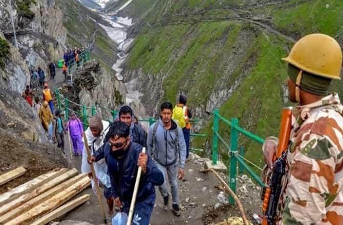 अमरनाथ यात्रेवर दहशतवादी हल्ल्याचं सावट, यात्रा रोखली