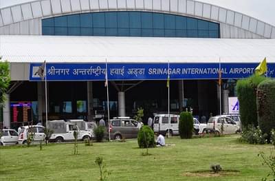 पर्यटकांना जम्मू-काश्मीर सोडण्याची सूचना, विमानांचं तिकीट चार हजारावरुन 20 हजारावर