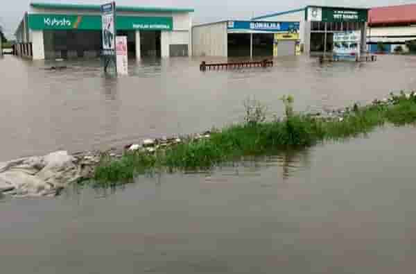 Kolhapur Rain | कोल्हापुरात पावसाचा हाहा:कार, आधीच महापूर, त्यात राधानगरीचे दरवाजे उघडले