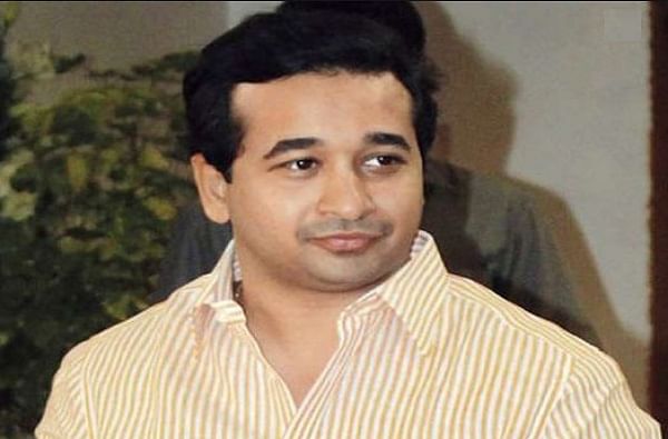 बाळासाहेब क्राऊड पूलर होते, हे पवारही मानत, पण संजय राऊतांनी 'ब्रॅण्ड ठाकरे'ची ओळख पुसली : नितेश राणे बाळासाहेब क्राऊड पूलर होते, हे पवारही मानत, पण संजय राऊतांनी 'ब्रॅण्ड ठाकरे'ची ओळख पुसली : नितेश राणे