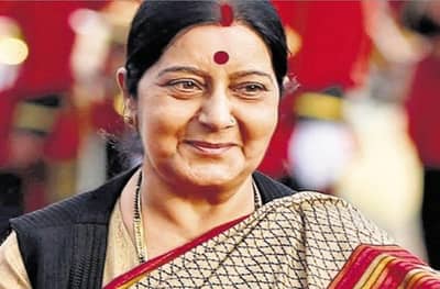 सुषमा स्वराज यांना किडनीदानाच्या इच्छेमुळे टीका झालेला मुस्लिम तरुण म्हणतो...