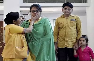 भारताची सुपरमॉम : ऑफिसबाहेर ताटकळत ठेवणारा नव्हे, जवळ घेऊन धीर देणारा मंत्री