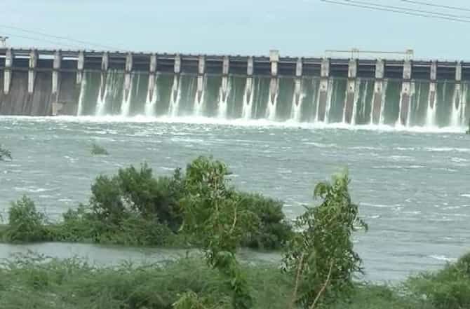 पाऊस LIVE : कोयणा धरणाचे दरवाजे 16 फुटांवर उघडले, पूरपरिस्थिती आणखी गंभीर होण्याची शक्यता