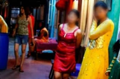 नोकरीसाठी बहिण शहरात पाठवली, भावाला वेश्यालयात सापडली