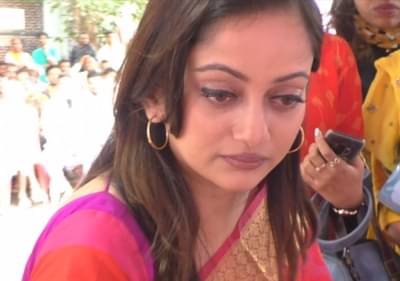 अभिनेत्री मानसी नाईकसोबत छेडछाड, तीन जणांविरोधात गुन्हा दाखल