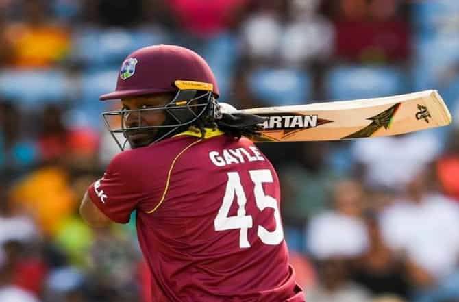 Chris Gayle | युनिव्हर्सल बॉस ख्रिस गेल रुग्णालयात, बेडवरुन चाहत्यांना खास संदेश