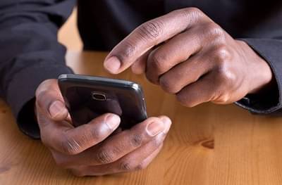 पुढील वर्षापासून जुन्या अँड्रॉईड स्मार्टफोन्समध्ये ब्राऊझिंग बंद होणार? वाचा हा रिपोर्ट