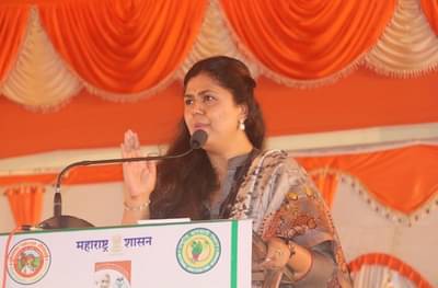 पूरग्रस्त जिल्ह्यातील घरं, रस्ते आणि शाळा बांधण्यासाठी स्पेशल बजेट : पंकजा मुंडे