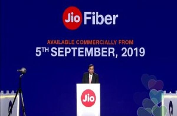 Reliance Jio GigaFiber : किंमत, पॅकेज आणि सर्व काही...