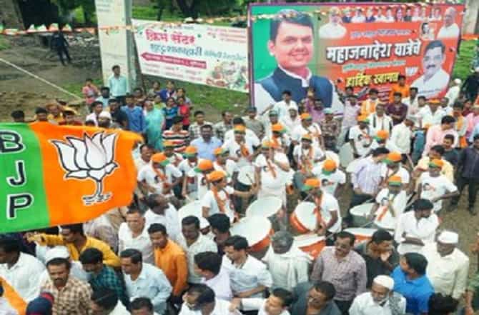 पूरस्थितीमुळे मुख्यमंत्र्यांच्या महाजनादेश यात्रेच्या वेळापत्रकात बदल
