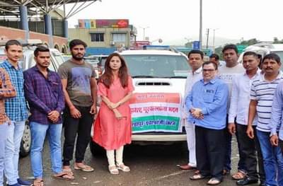 पूरग्रस्तांच्या मदतीसाठी उर्मिला मातोंडकर कोल्हापूर-सांगलीत